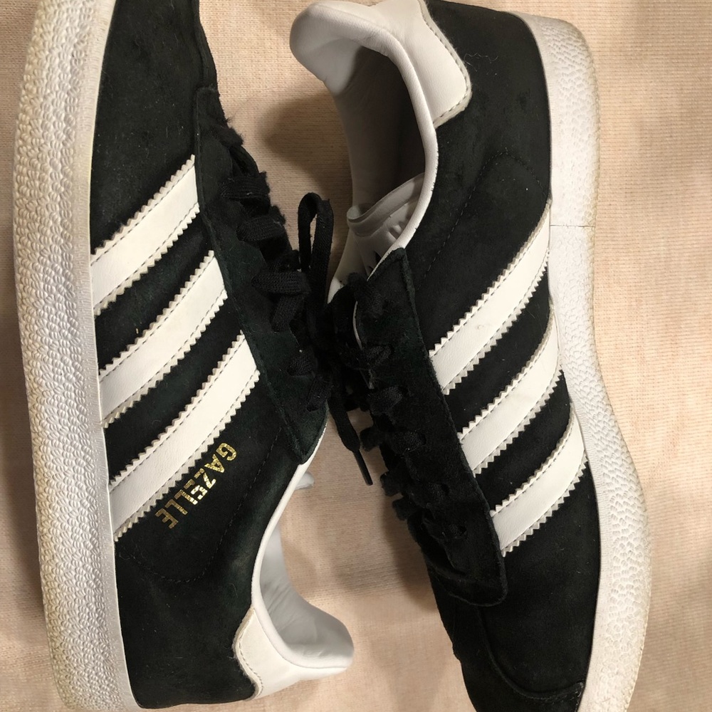 AUTHENTIC ADIDAS Gazelle Sneakers